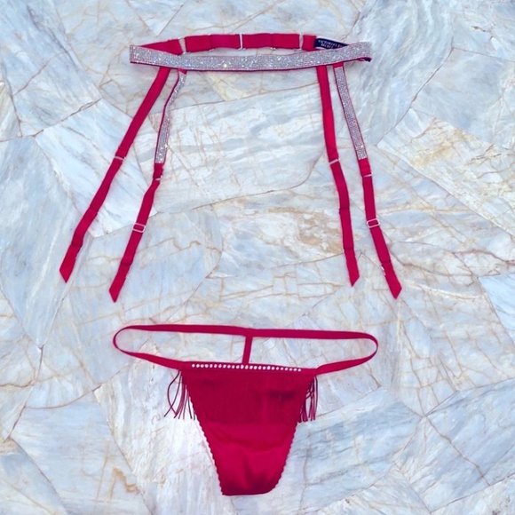 Victoria Secret Matching Two piece Set Garter XS/S and Thong V-String Medium Red - Picture 9 of 9